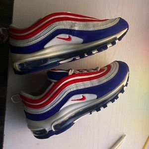 I’m selling some 97 Air Max USA